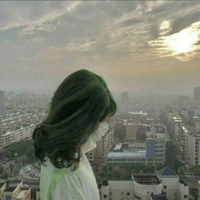  不明显情侣头像一男一女还没长大就老了