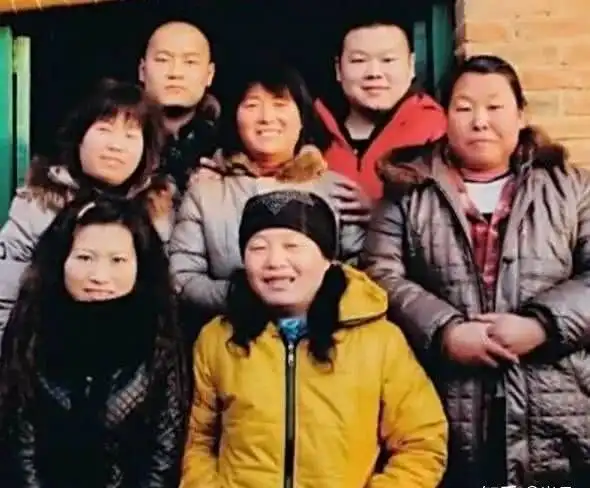  岳云鹏千万豪宅曝光,年入3千万仅次郭德纲,妻子剪寸头像男人