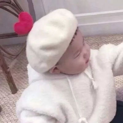  呆萌情侣头像一左一右小孩此人单身欢迎勾引