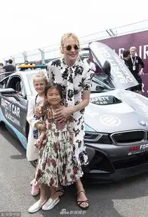 乌玛瑟曼携女儿现身活动 乌玛瑟曼携女儿现身活动