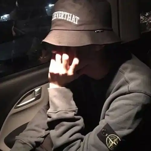  男生头像我要载满阳光奔向你
