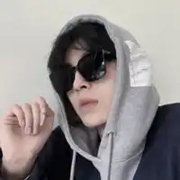 带墨镜帅哥头像图片