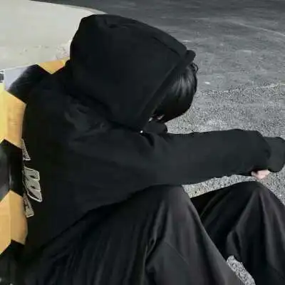 男生头像不露脸的男生图片高清男生帅气冷酷不露脸头像  男生头像不露脸的男生图片高清男生帅气冷酷不露脸头像