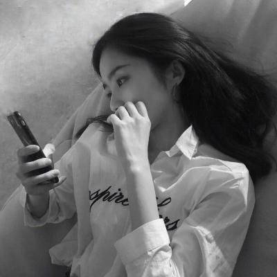  黑白女头像高冷黑白孤傲高冷御姐头像