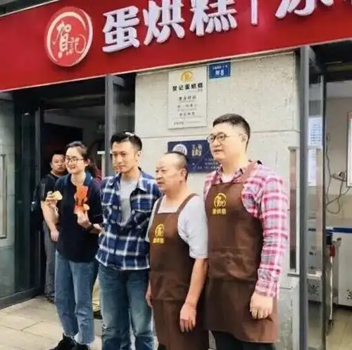  本周谢霆锋到成都打卡了这些美食,可惜却被成都网友们diss了
