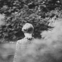  伤感黑白孤单背影男生头像,寂寞的时候总是一个人,伤心时只有自己