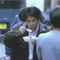  周星驰吃盒饭抽烟头像微信头像图片大全