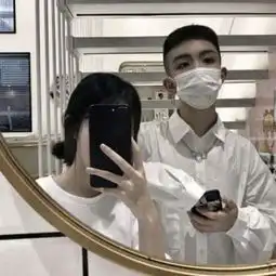  拿手机酷酷情头一人一张离不开你