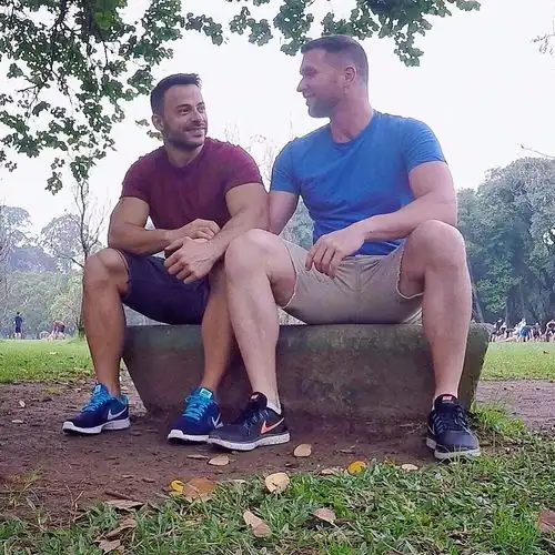  油管肌肉同志情侣stepsof2foreigners,我真的很喜欢巴西男人