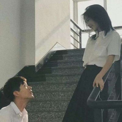  小鬼过来抱