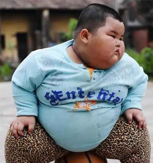  李湘富养女儿,一月花销60万伙食7万,王诗龄如今吃成这样