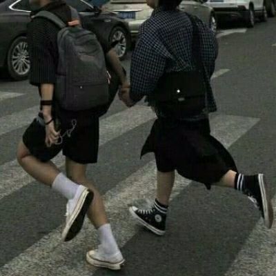  情侣头像我不配拥有甜蜜的爱情