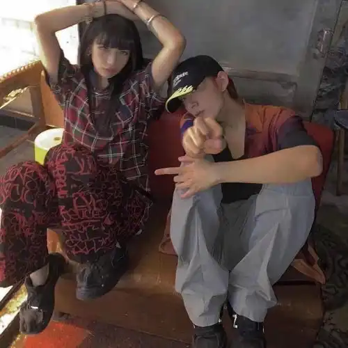  有没有什么性冷淡风的情侣头像