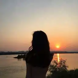 欧美个性网情侣头像背影
