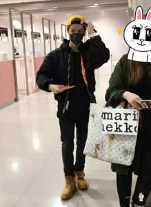  鹿晗有女朋友的第二天,我们应不应该伤心得有理由