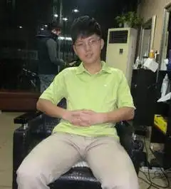 男子骑行西部1年清秀帅哥变乞丐  男子骑行西部1年清秀帅哥变乞丐