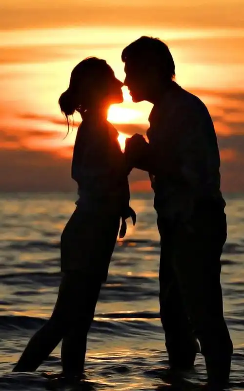 结婚13年的女人自述一直两地分居,无性婚姻该坚持吗 结婚13年的女人自述一直两地分居,无性婚姻该坚持吗