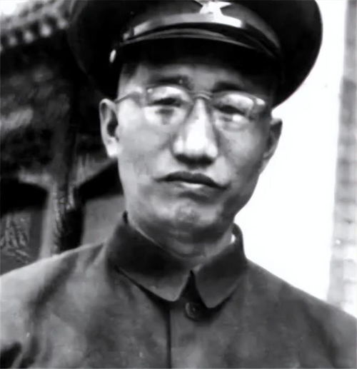  徐向前曾一直告诫自己的亲属们路是自己走出来的