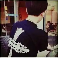  求一张情侣的头像,这个是女的,还有一个男生的不小心删了