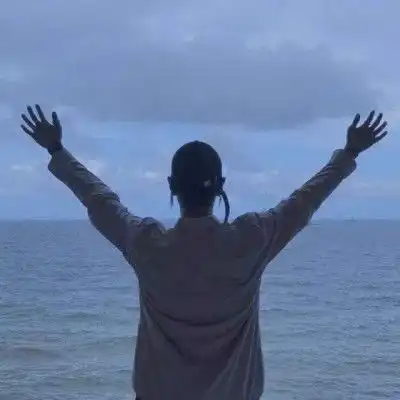  想拉着你的手,向全世界宣誓我的主权