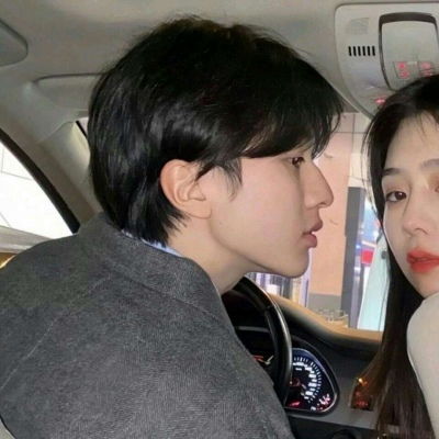 一对两张的唯美真人精选情侣头像