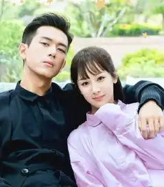  杨紫李现再次合体拍杂志封面,这对童颜夫妇互动也太高甜了吧