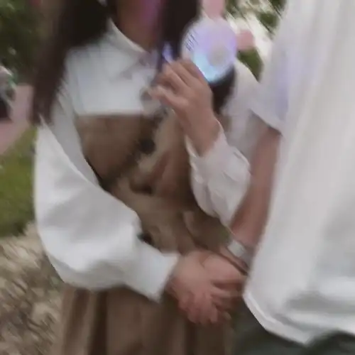 情侣头像丨只要有想见的人就不是孤身一人  情侣头像丨只要有想见的人就不是孤身一人
