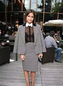  为什么我穿裙子总显矮胖是因为你没选对裙长