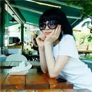 抱花情侣头像一男一女中