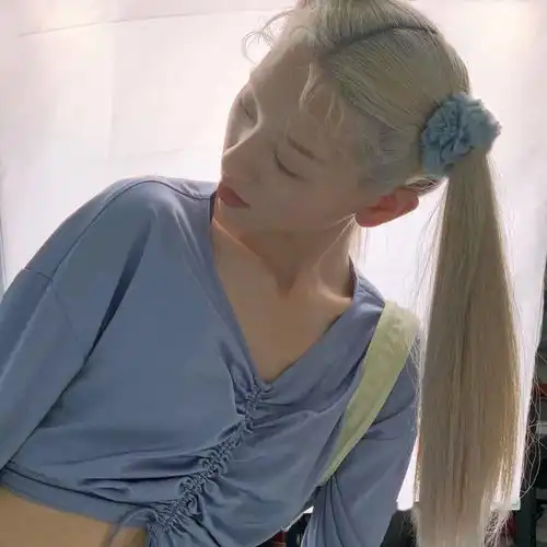  女生头像丨想你是三分泉水七分月