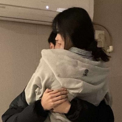  第一次遇见未来,与你四目相对超情侣头像我要个性网