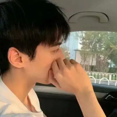 她喜欢的是同学王俊凯,不是明星王俊凯  她喜欢的是同学王俊凯,不是明星王俊凯