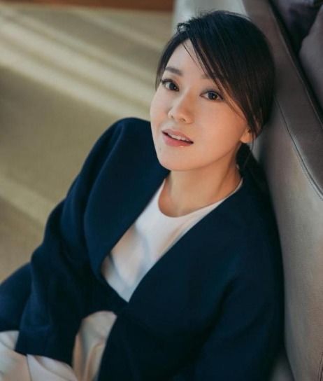  闫妮瘦了之后真漂亮,穿衣大胆玩下衣失踪,49成逆生长