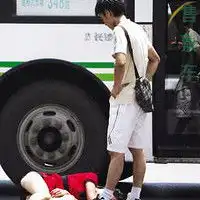 男生情侣头像图片交通堵