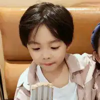 2020呆萌小孩情侣头像两张配对高清  2020呆萌小孩情侣头像两张配对高清