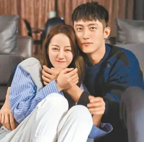  没分手黄景瑜聊天记录曝光,使用情侣头像,曾被传和热巴已结婚