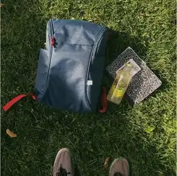 玩物我们挑了一款这么干净的包,原因是