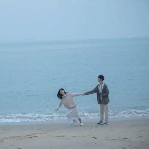 老君山红帽女情侣头像长辈