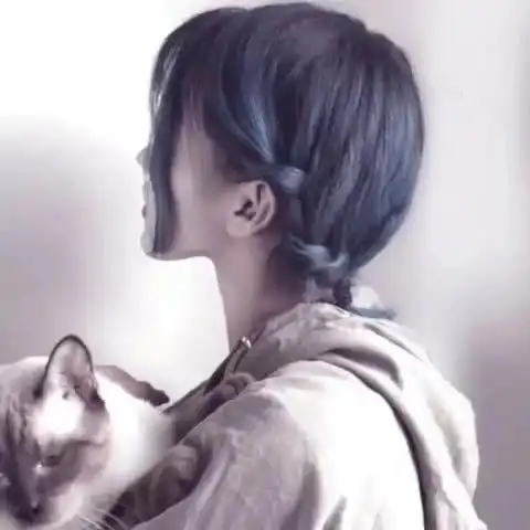 情侣头像女朋友不是人霸