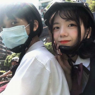  真人一人一半情侣头像