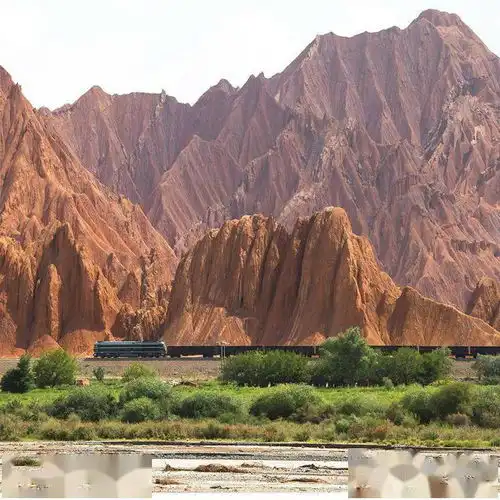  库车大峡谷火焰在升腾