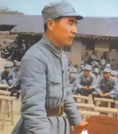  真实林彪不近人情却威望很高,崇拜者很多,朋友圈很小