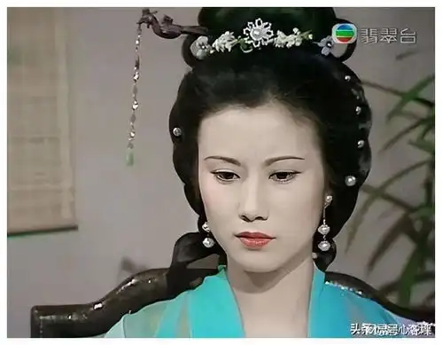  难怪说汪明荃不输赵雅芝,看到她的古装扮相,让我想到了李清照
