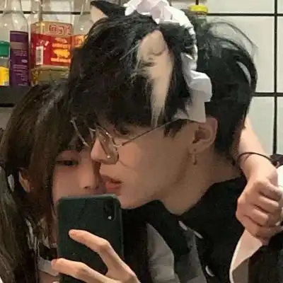  你对象看了会特别开心的短句文案