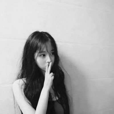  女生头像黑白高冷霸气超拽孤独女生头像