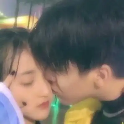  00后qq情侣头像