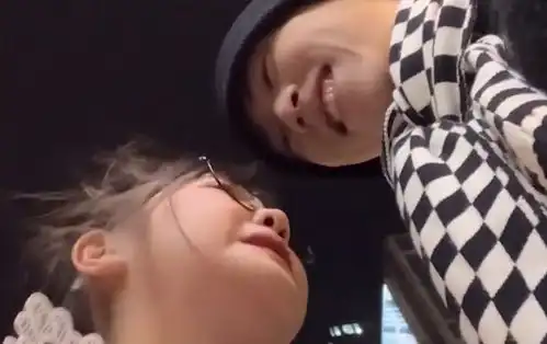  浙江一情侣因吃饭吵架女生理论,男友乐了有预感她是未来的老婆