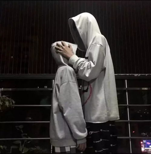  不像情头的情侣头像,大号发给我,我跟第二个小号用情头