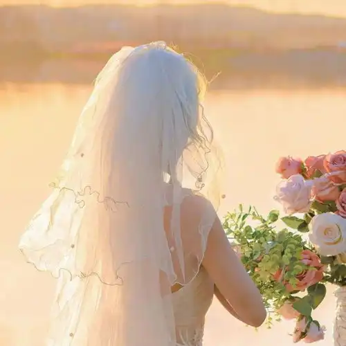  情侣头像爱意飘摇的人