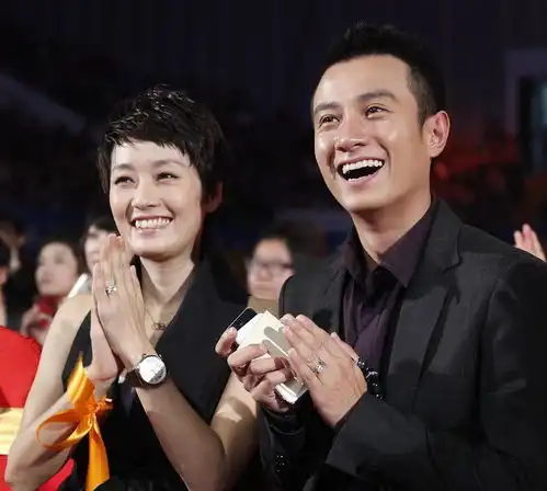  离婚一个月后,文章马伊琍同一天发博,文章的情侣头像甚是刺眼